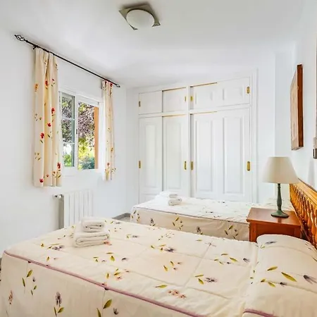 Sleeps 6 Pool Air Con Wifi * Nerja