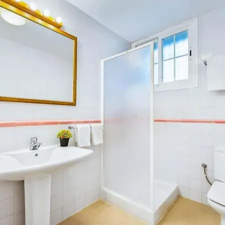 Sleeps 6 Pool Air Con Wifi * Nerja